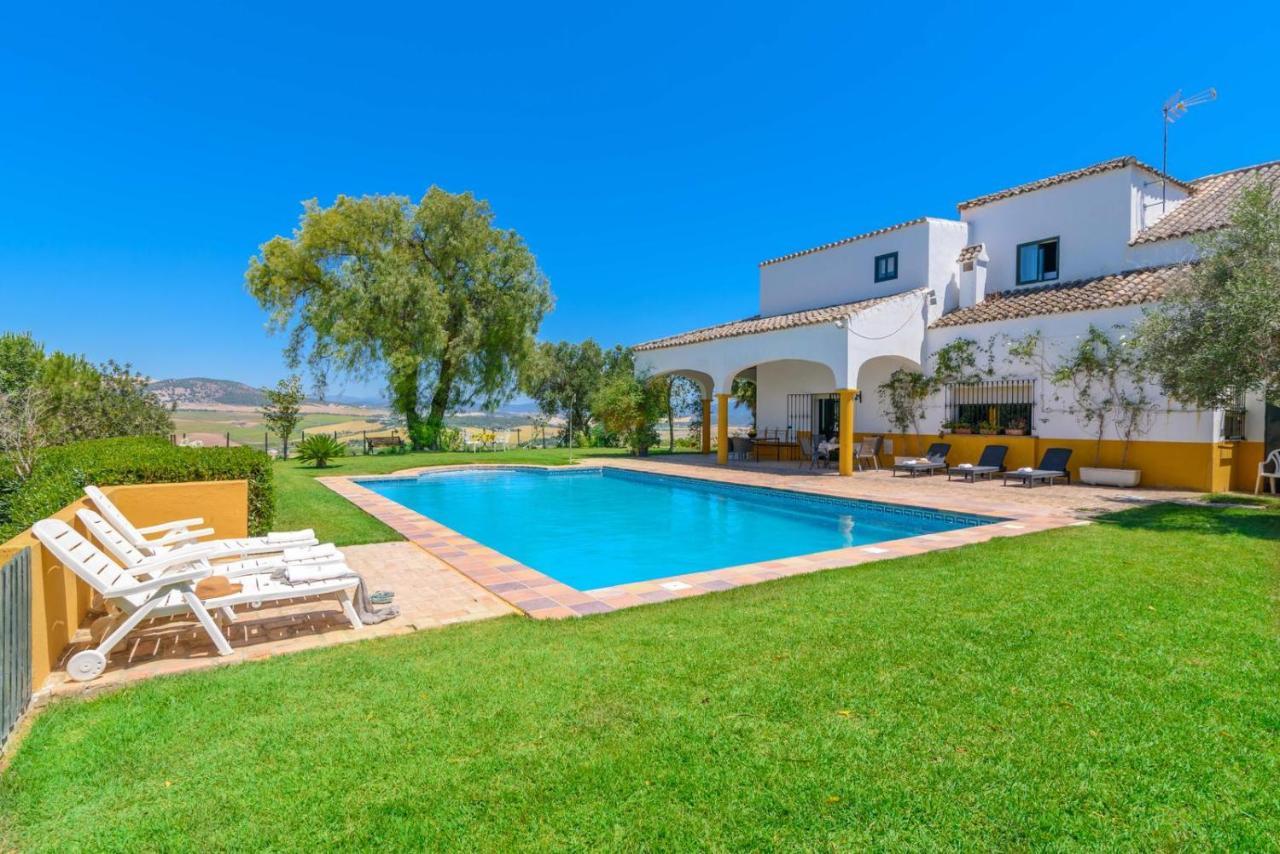 Villa Cortijo con piscina a 30 min de Jerez Arcos de la Frontera Esterno foto