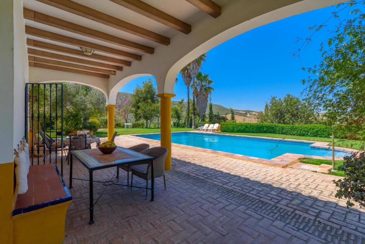 Villa Cortijo con piscina a 30 min de Jerez Arcos de la Frontera Esterno foto