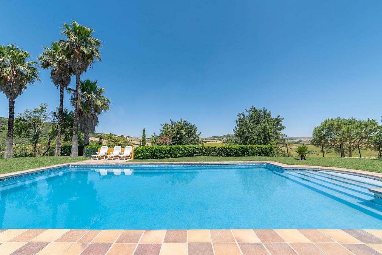 Villa Cortijo con piscina a 30 min de Jerez Arcos de la Frontera Esterno foto
