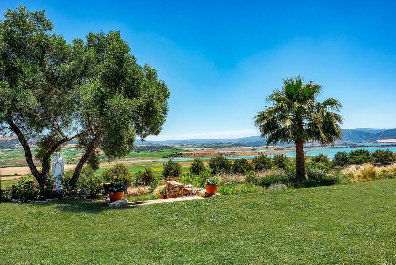 Villa Cortijo con piscina a 30 min de Jerez Arcos de la Frontera Esterno foto